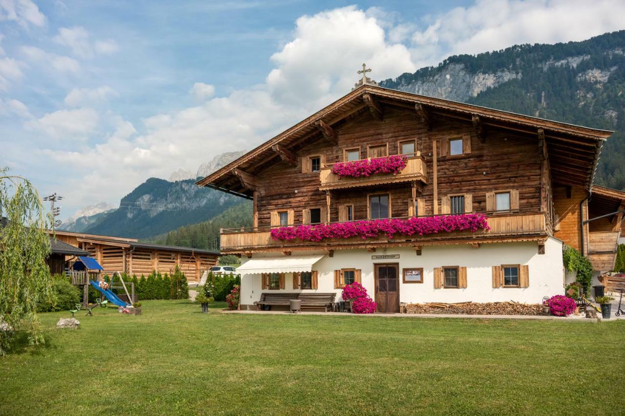 Narzenhof Wellness Chalets, Familien & Luxus Apartments Am Bauernhof St. Johann in Tirol Extérieur photo
